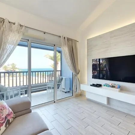 Vakantiehuis Lidia & Paco Two Bedrooms Beachfront